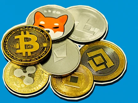 Balene accumulano crypto durante il sell-off