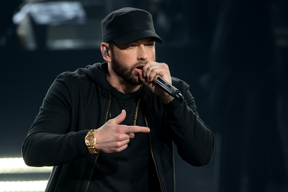 Bitcoin crolla: chi paga il prezzo della crisi