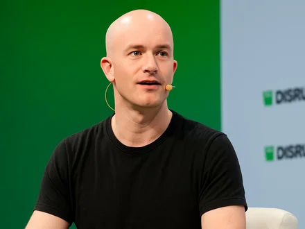 Coinbase: Armstrong ironizza sui mercati predittivi