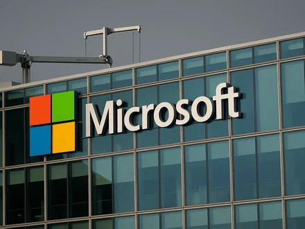 Microsoft investe 9,7 mld in IREN per l'AI