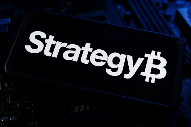 Strategy batte le attese su ricavi e utili
