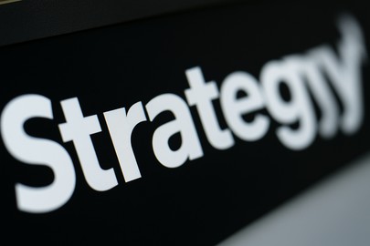 Strategy lancia nuova offerta azionaria legata a Bitcoin