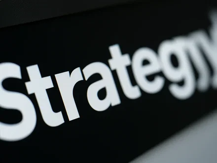 Strategy lancia nuova offerta azionaria legata a Bitcoin